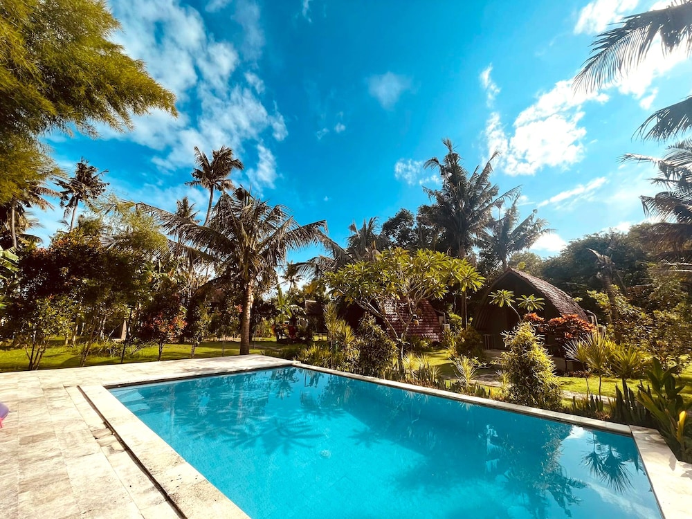 Apit Lawang Villas