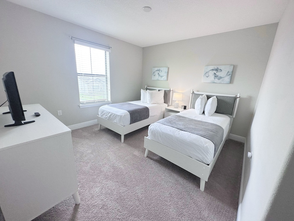 Balmoral Resort-158kb 4 Bedroom Home by RedAwning view 5