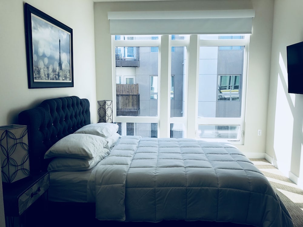 New Lyfe Finest Luxury Apartment