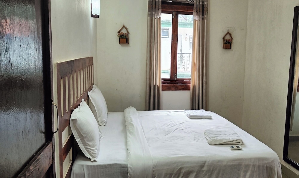 Fabhotel Park Grand Royal Palms