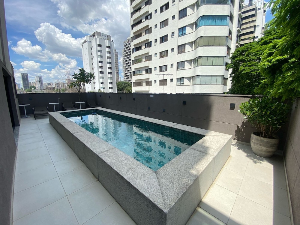 Piscina- AC- academia - Brazilian Corner
