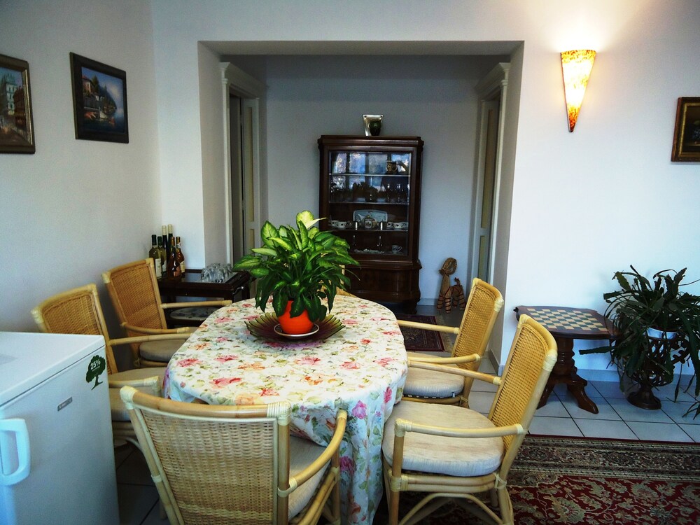 Buda Panzio view 3