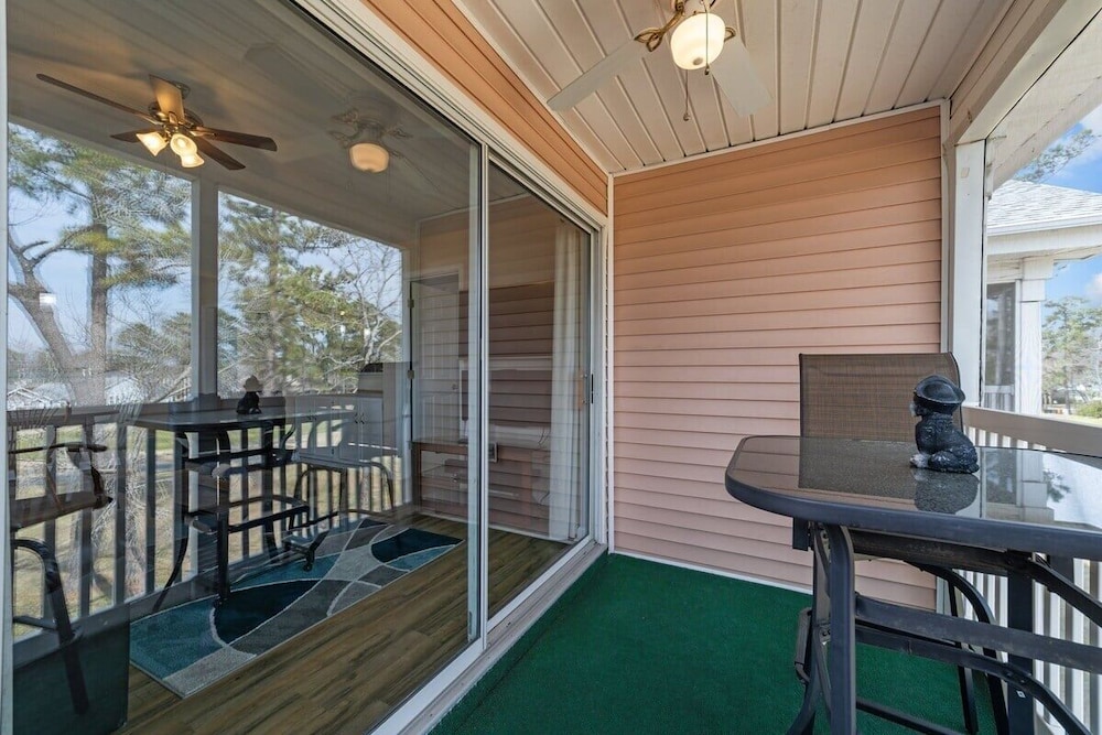 Waterway Village 3i 2 Bedroom Condo