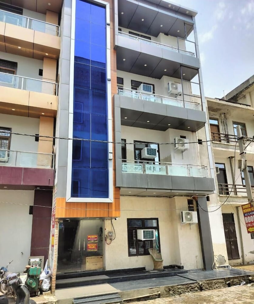 Shri Mohini Kunj Hotel Vrindavan