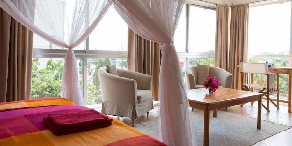 Q-Bar & Guest House