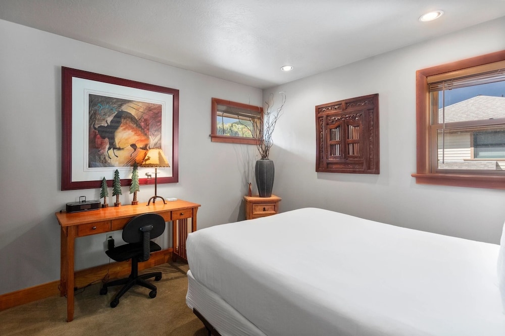 Greyhawk at Deer Valley Resort - Two Bedroom Condo with Hot Tub #12 2 Condo
