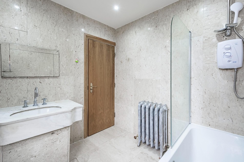 London 2 Bed Apartment With Free Wifi