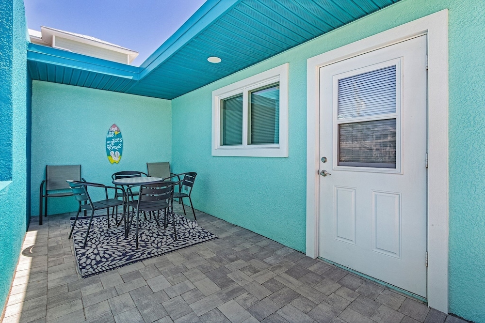 815 Third Street Escape: 2bd Cottage, Close To Restaurants! 2 Bedroom Home