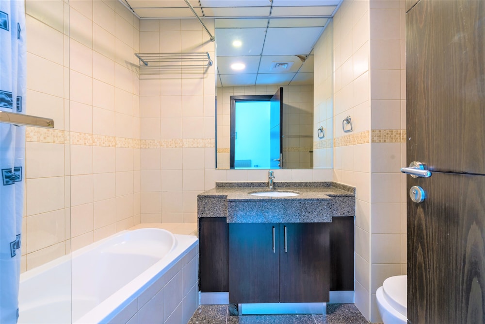 Gorgeous 1B With Balcony in Dubai Marina