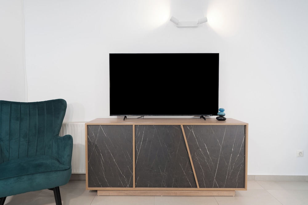 Minimalist 2Bedroom Apartment with Balcony in the heart of Athens