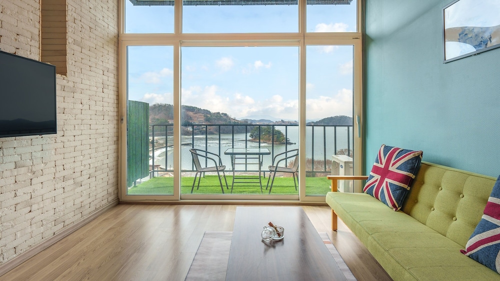 Yeosu Island Pet Pension