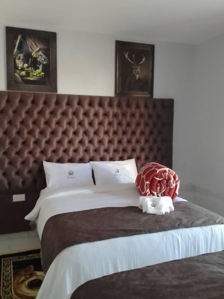 Luxury 3 Bedroom Self Catering Apartment- Masvingo