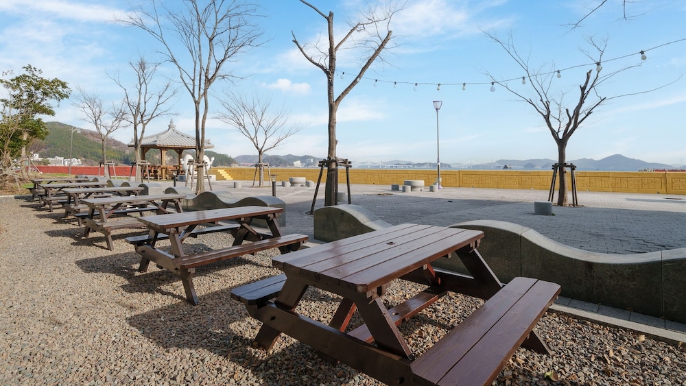 Geoje Beachwhite Pension view 5