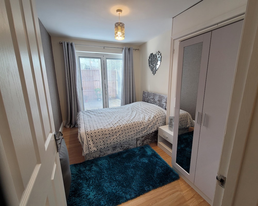 Apartment - Sleeps 2 - Parking - Wi-fi view 5