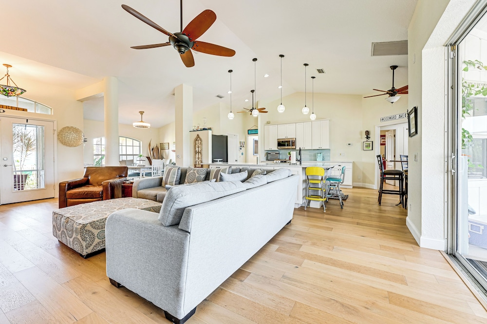 Heated Pool w/ Canal Views: Port Charlotte Home