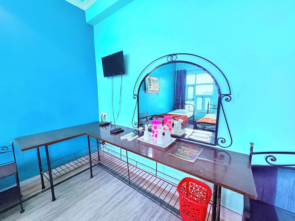 Binapani Hotel & Restaurant Tarapith
