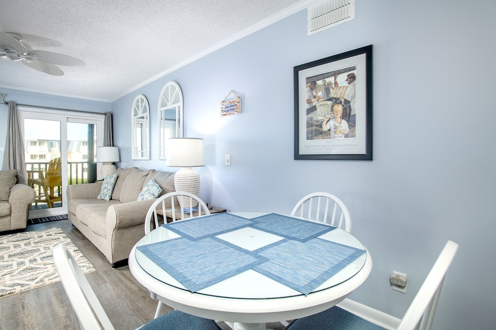 Southwinds H11 2 Bedroom Condo by RedAwning