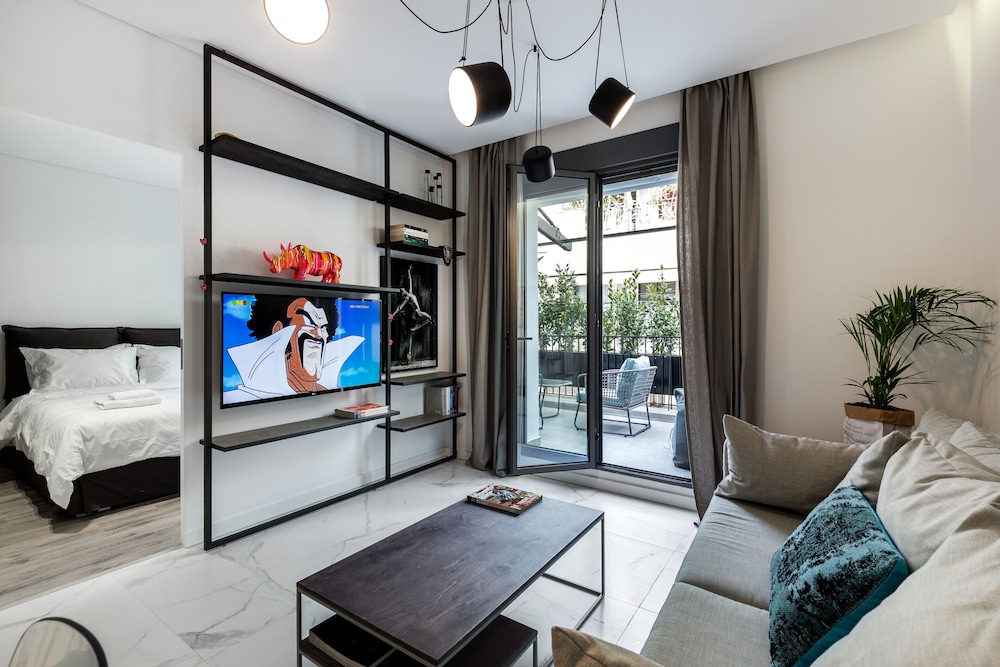 Elysan Urban Stays