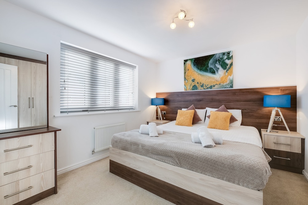 Cherry Banks 5 Bedroom & 3 Bathroom Hse