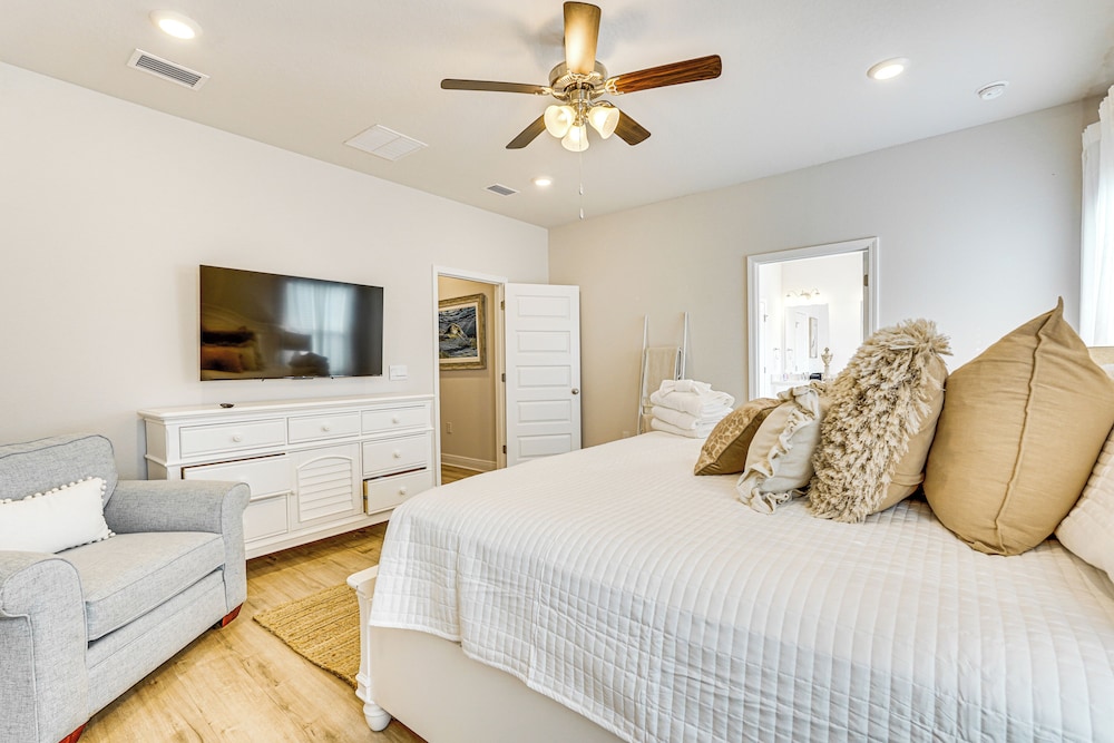 Beach Access: Port St Joe Home w/ Screened Patio!