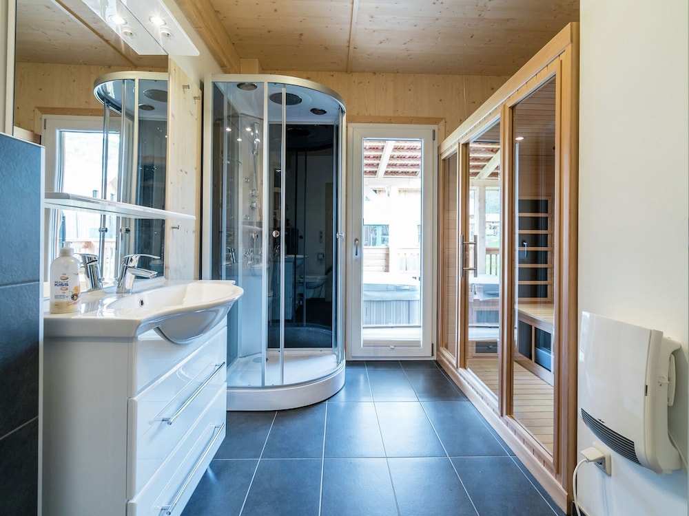 Majestic Chalet With Sauna