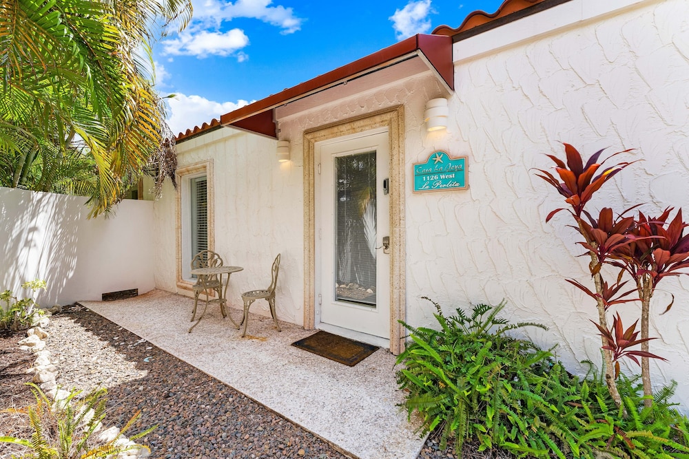 Crescent Street Villas By Beachside Mgt