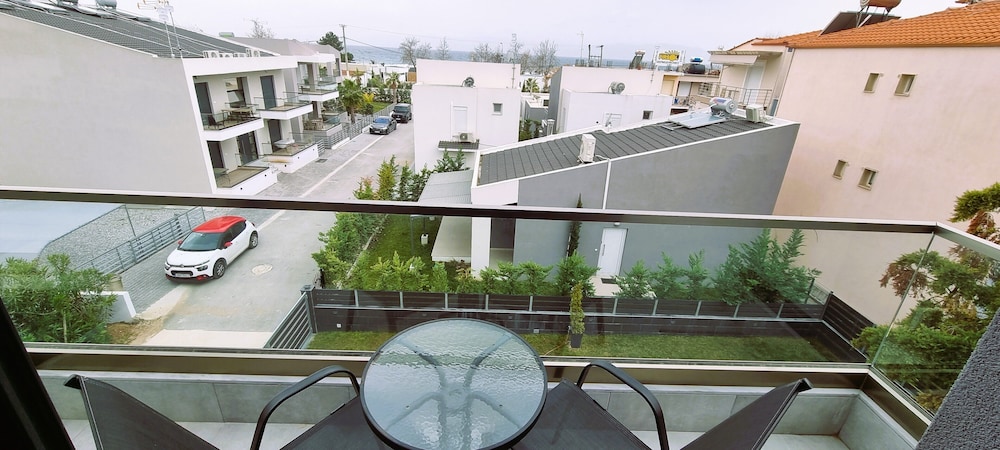 LUXSUITES