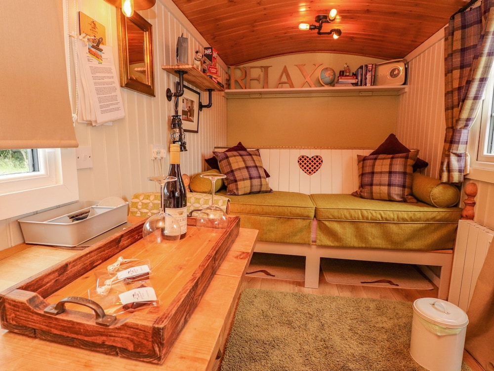Bracken Hut at Copy House Hideaway