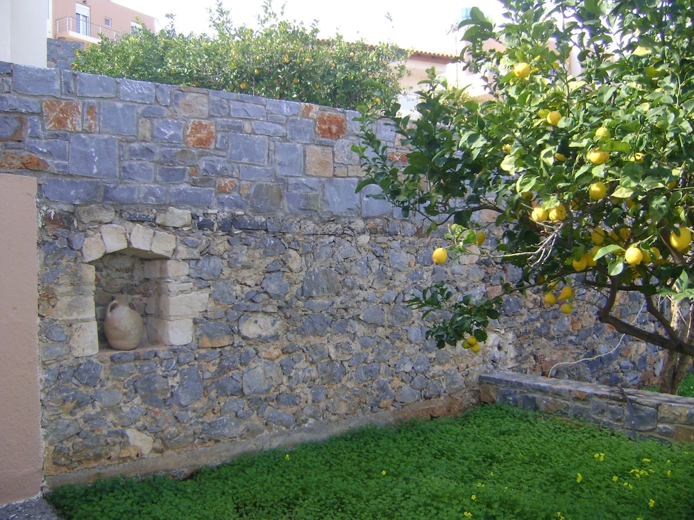 Kavousanos Apartments