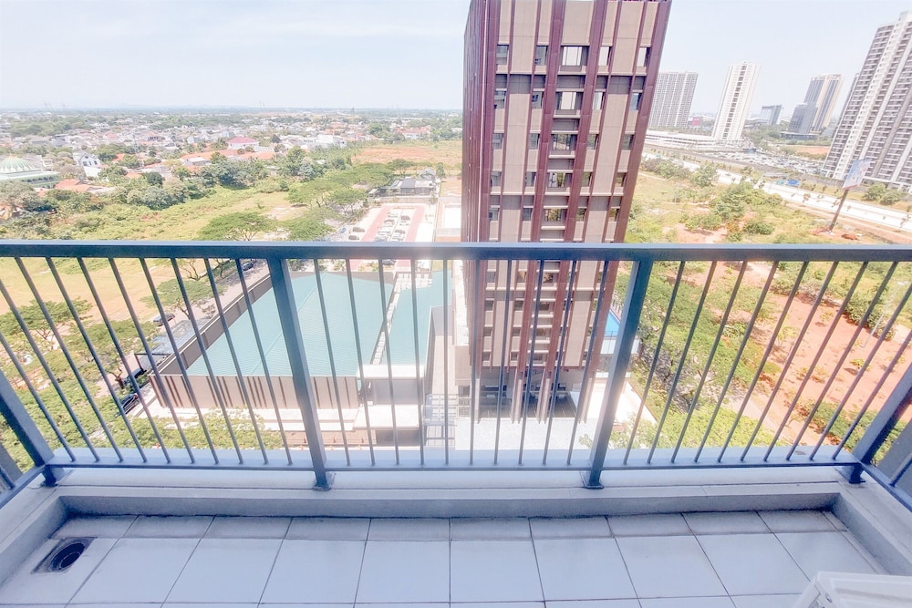 Spacious And Simple Studio Apartment Casa De Parco view 2