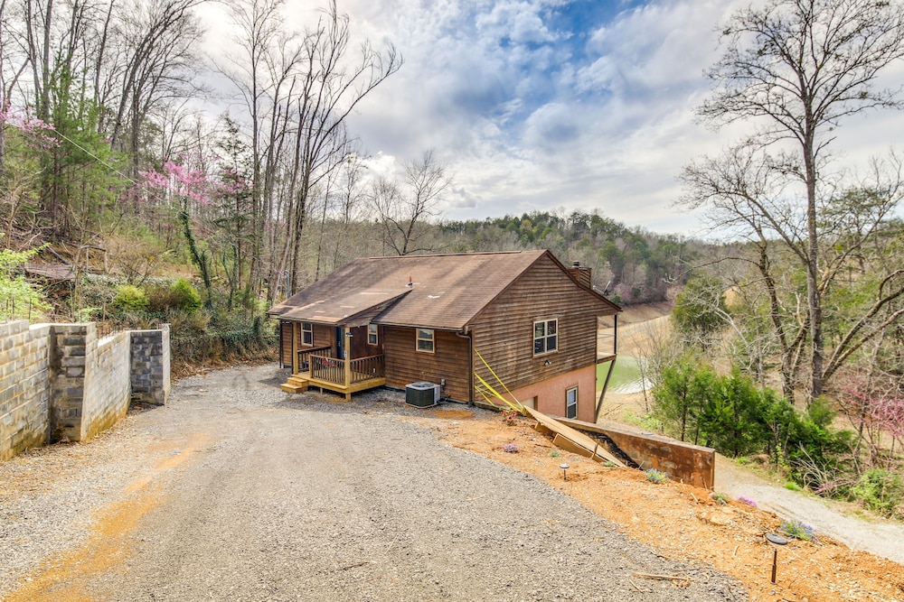 Waterfront Dandridge Cabin, 24 Mi to Pigeon Forge! view 3
