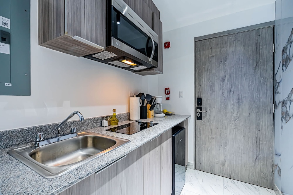 w Dreamy 1BR w Stunning Cinta Costera Views