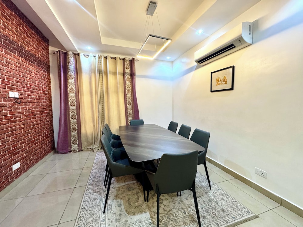 FURNISHED APARTMENTS Duplex