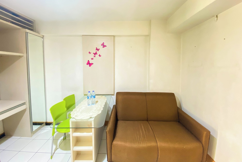 Homey 2Br With Modern Design Kebagusan City Apartment