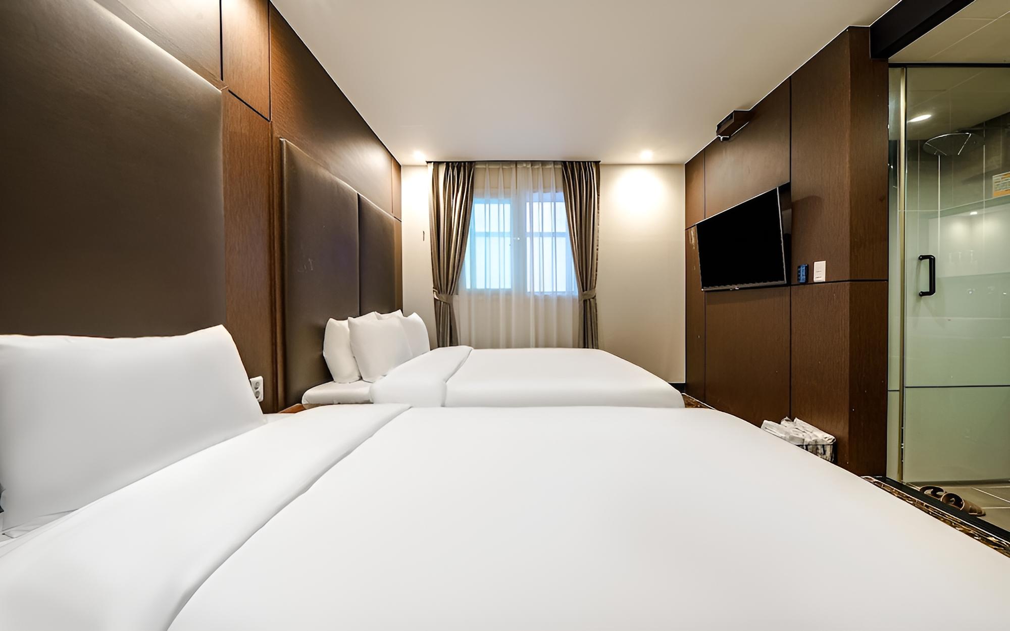 MU Plus Hotel in Yeonsan-dong Busan