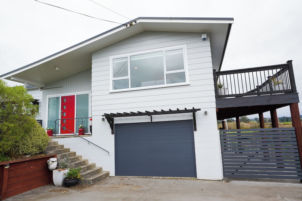 Kiwi Retreat By Aotearoa Escapes