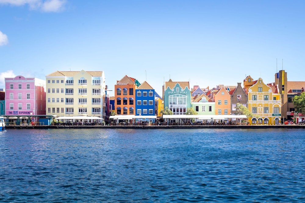 Chic Historic Townhouse in City Centre Willemstad