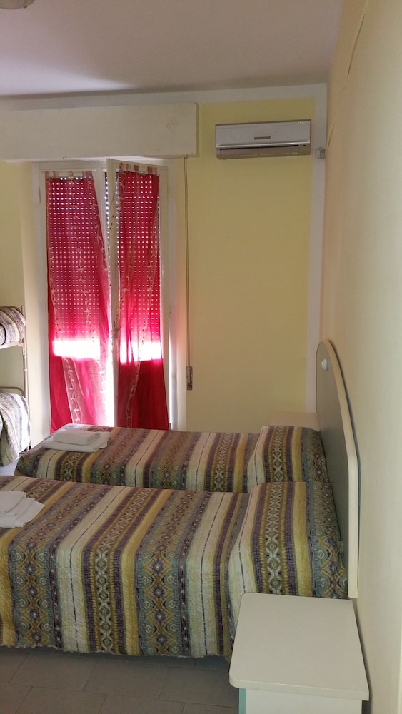 Hotel Villa Lorena photo 4