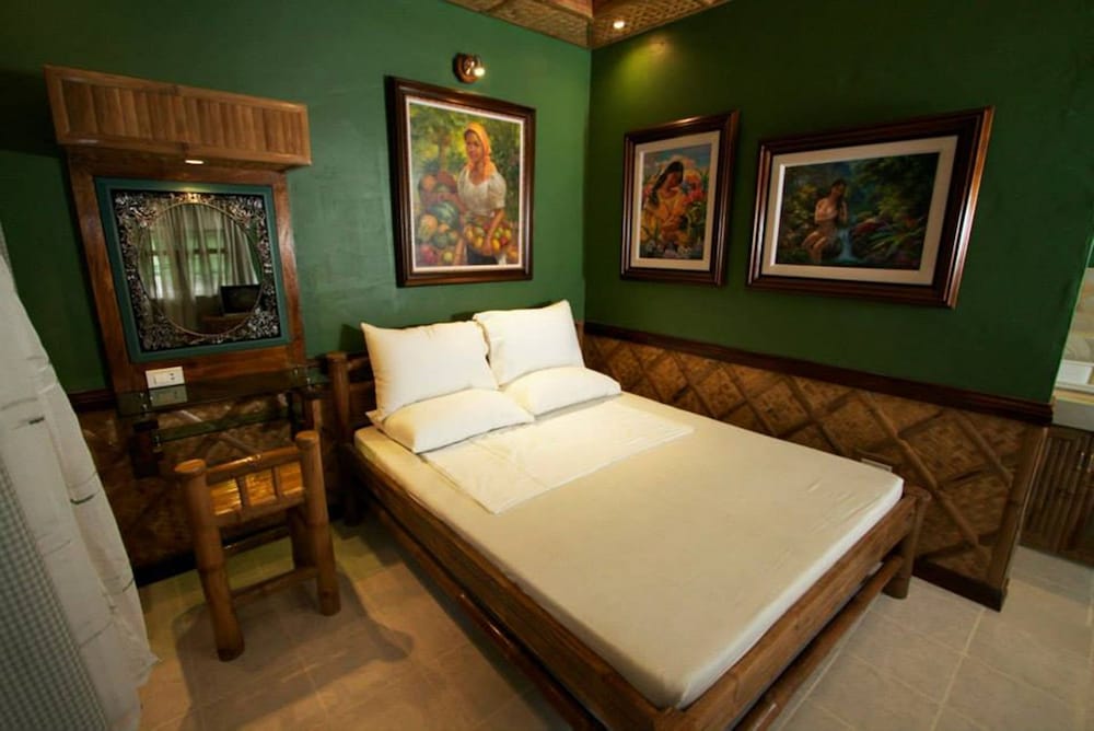 Villa Anastacia White Beach Puerto Galera view 3
