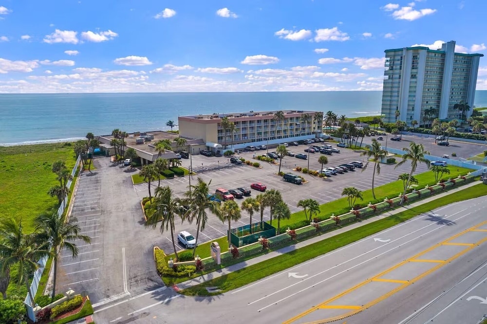 408 On Hutchinson Island