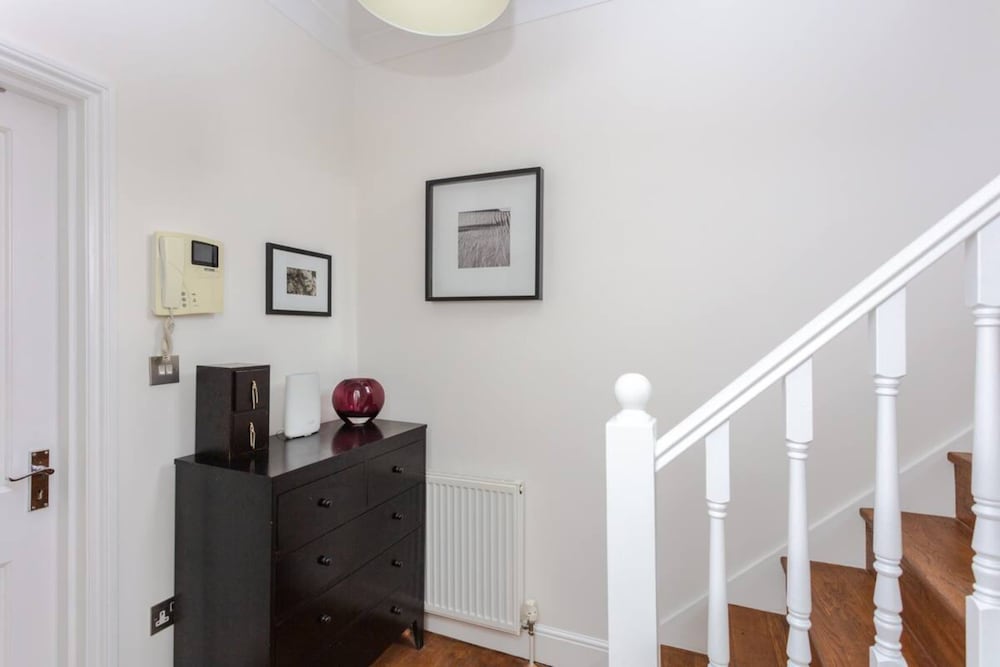 Stylish 3 Bedroom Home With Garden Near Kings Cross