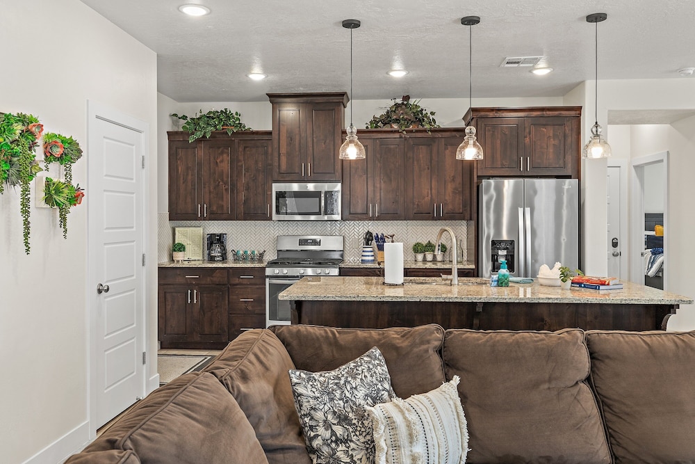 Above Parr - Pet Friendly! 5 Bedroom Home