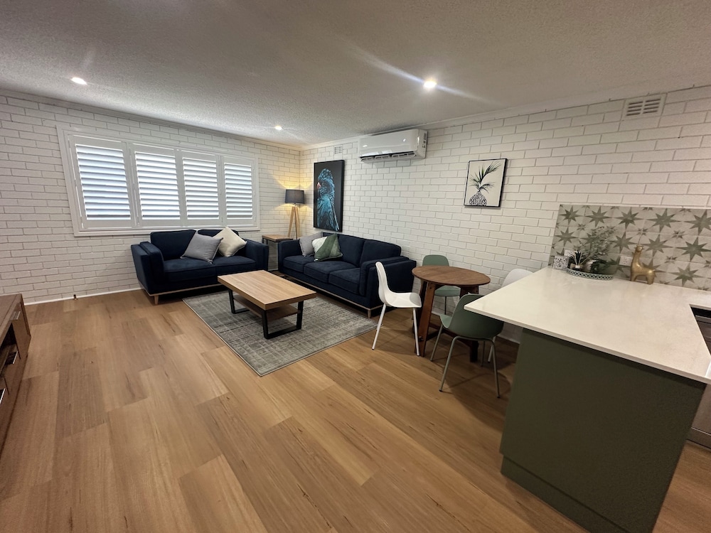 Central Cullen Apartments