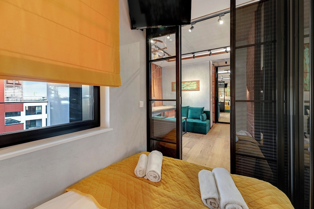 Doki Living & Foodhall by Downtown Apartments