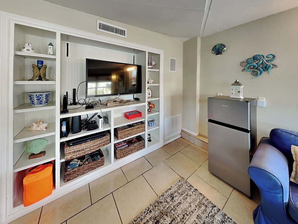 Siesta Keys by Miss Kitty’s