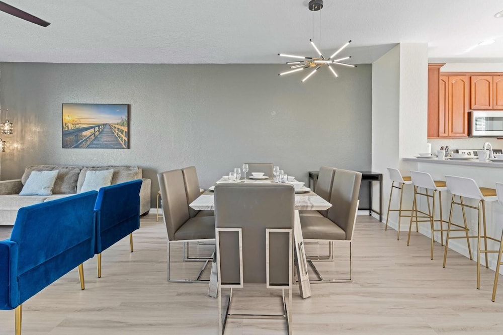 Vista Cay Swanky