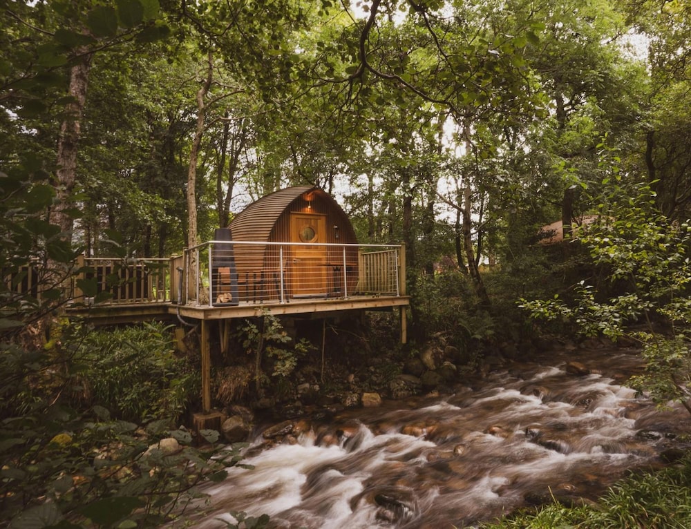 RiverBeds Lodges with Hot Tubs