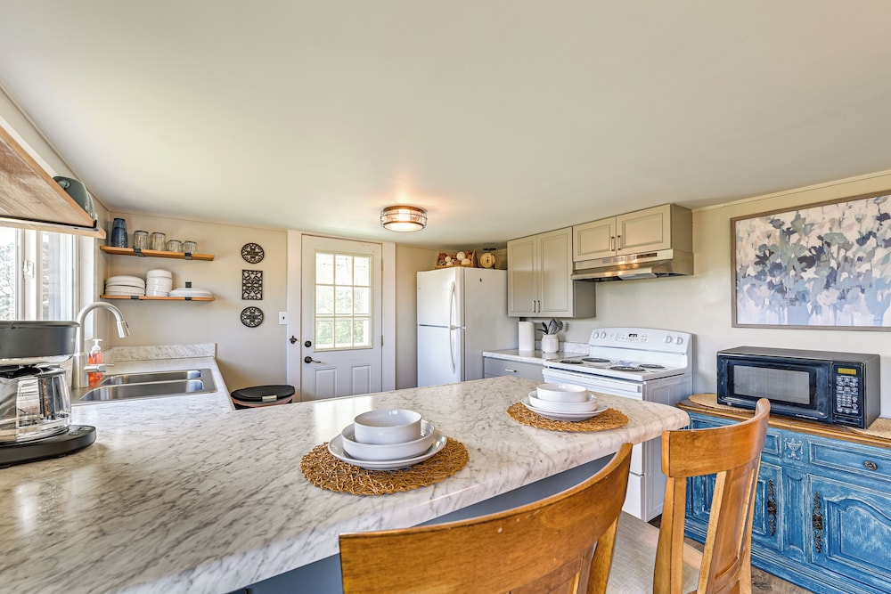 Rock Climb, Hike, Relax! Quiet Beattyville Retreat