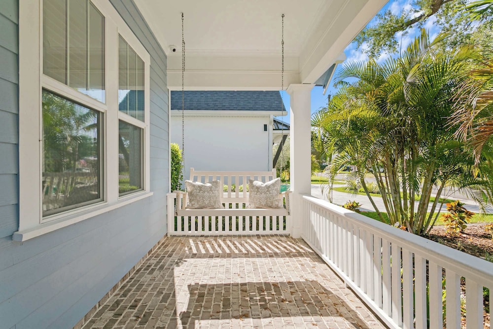 Sunset Bungalow With Hot Tub - 6ppl - Image 3