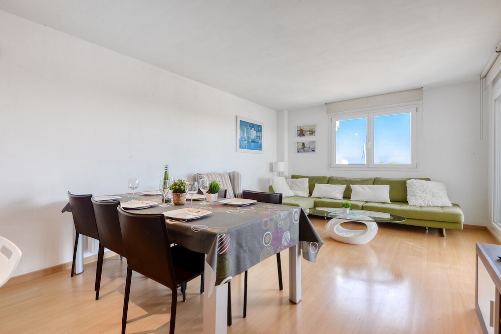 Apartment in Roses Near Santa Margarita Beach